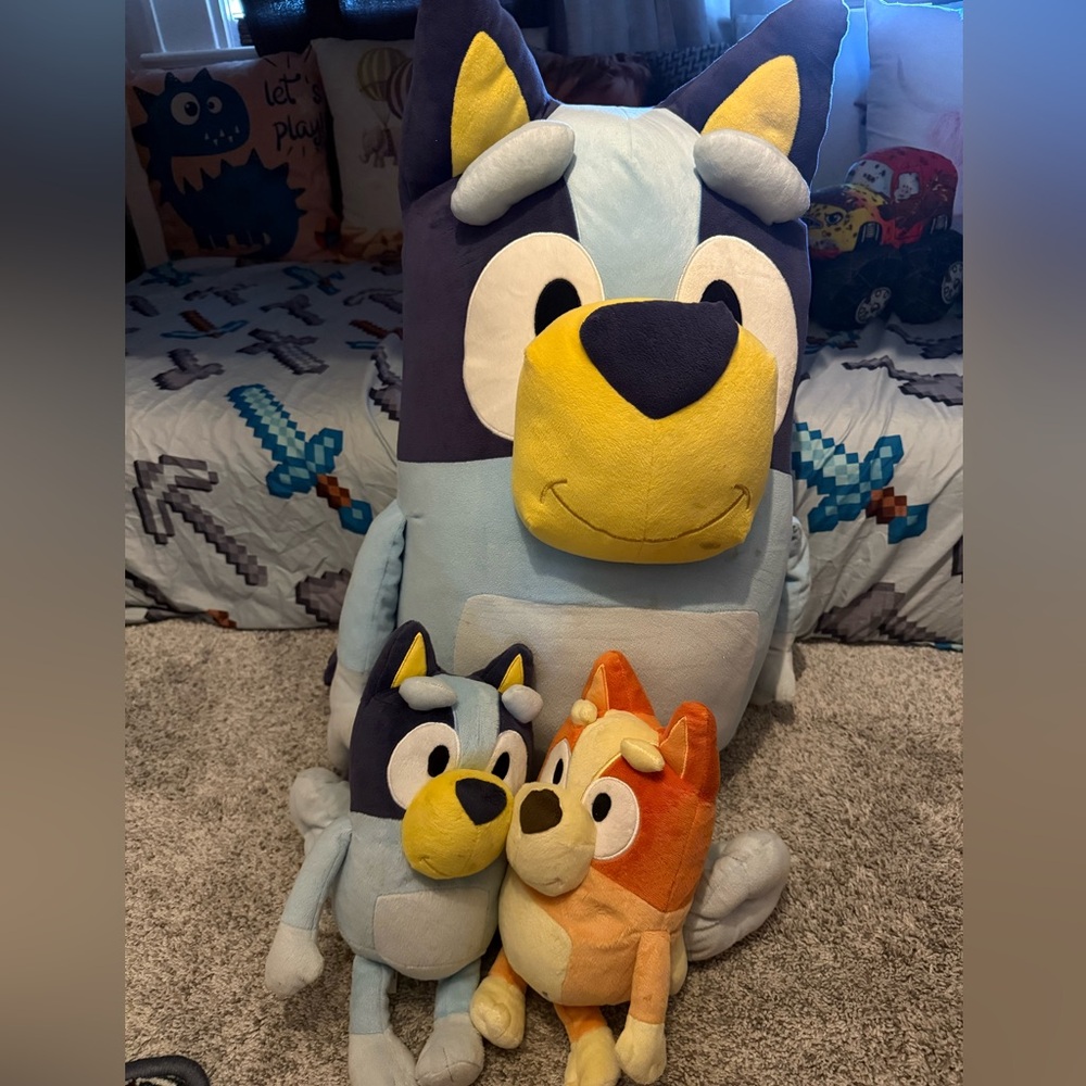 Large bluey plush with smaller bluey and bingo talking plush stuffed animals